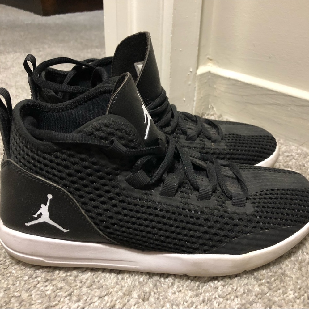 Nike Jordan Reveals - Black x White